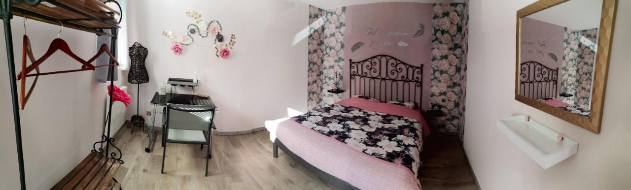 Au Gue Du Bois Bed & Breakfast Neuville-du-Poitou Eksteriør bilde