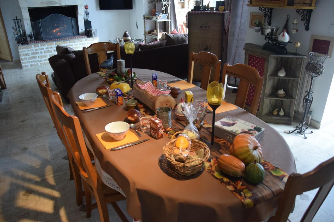 Au Gue Du Bois Bed & Breakfast Neuville-du-Poitou Eksteriør bilde